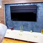 Lady * Kluž